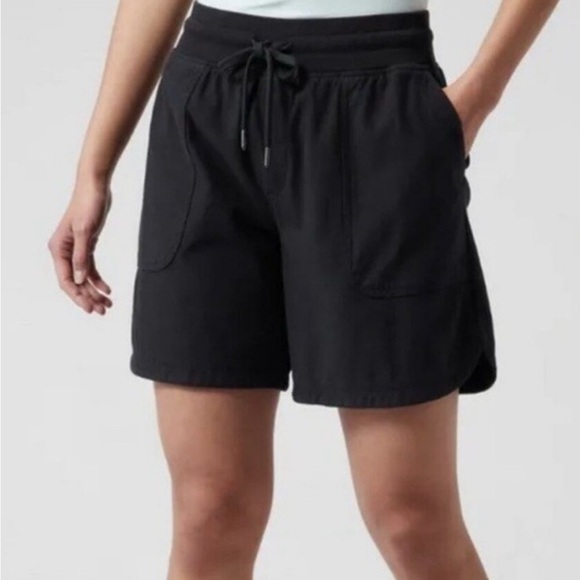 Athleta Pants - Athleta Farallon Shorts Womens Medium Black High Rise Midi Long Cotton Knit 7"